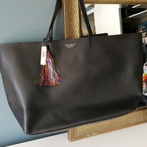 VS vegan leather tote and sequin makeup bag nwt